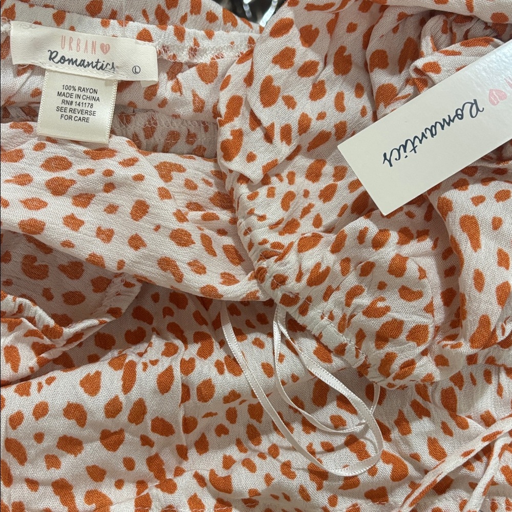 24. Urban Romantics NWT Printed Blouse - Picture 3 of 3